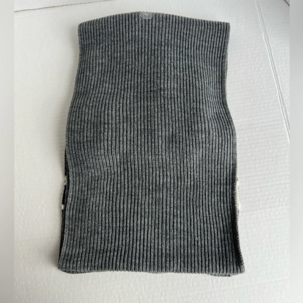 Michael Kors Gray Logo Beanie & Scarf Set | One Size | NWT | Winter Cold Weather